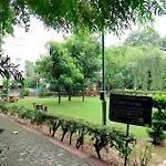 The Luxe Stays In Central Delhi
