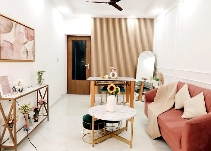 The Luxe Stays In Central Delhi